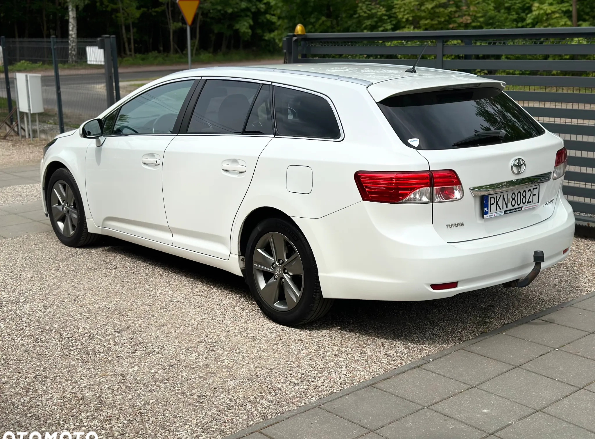 Toyota Avensis cena 48900 przebieg: 183500, rok produkcji 2014 z Góra małe 529